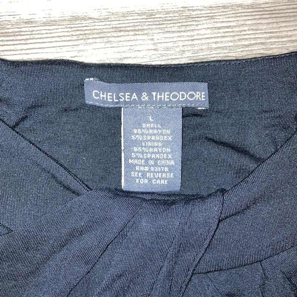 Dress - Picture 3 of 3